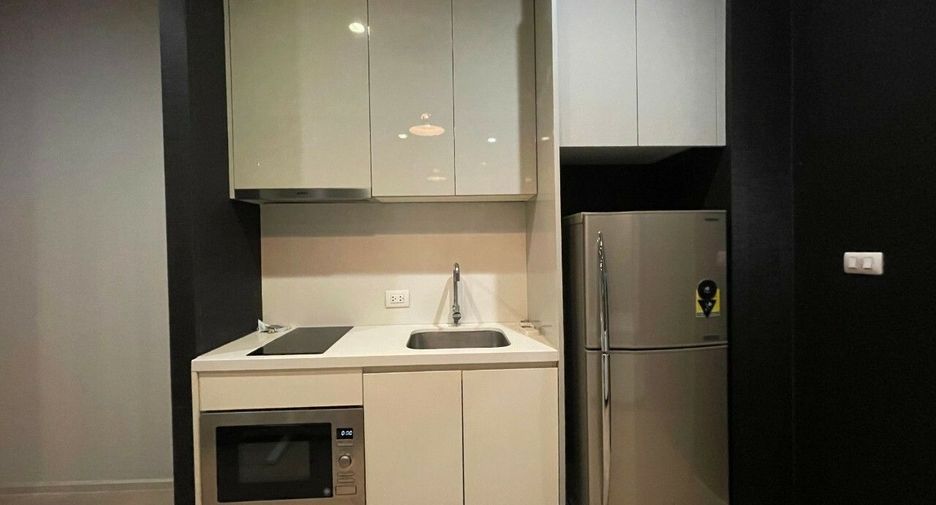 For rent 1 bed condo in Pathum Wan, Bangkok