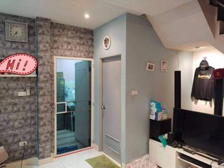 Casa adosada en venta de 3 habitaciones en Bang Bo, Samut Prakan