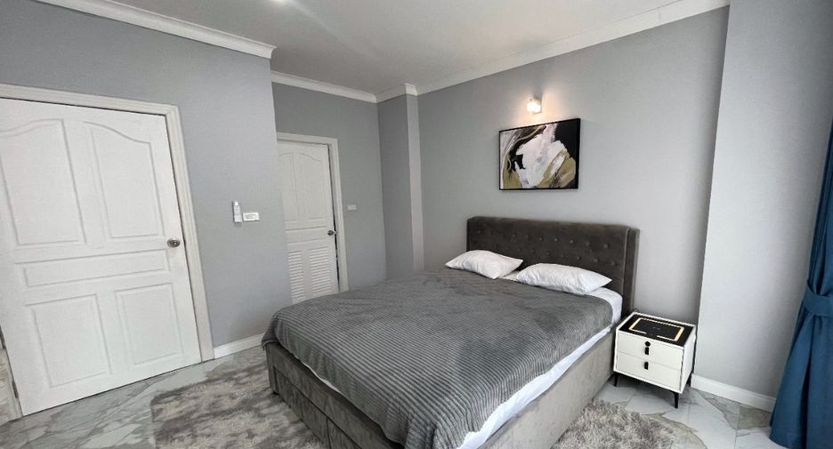 For rent 3 bedrooms apartment in Mueang Phuket, Phuket