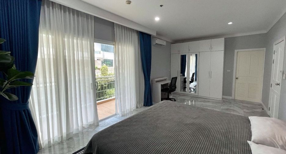 For rent 3 bedrooms apartment in Mueang Phuket, Phuket