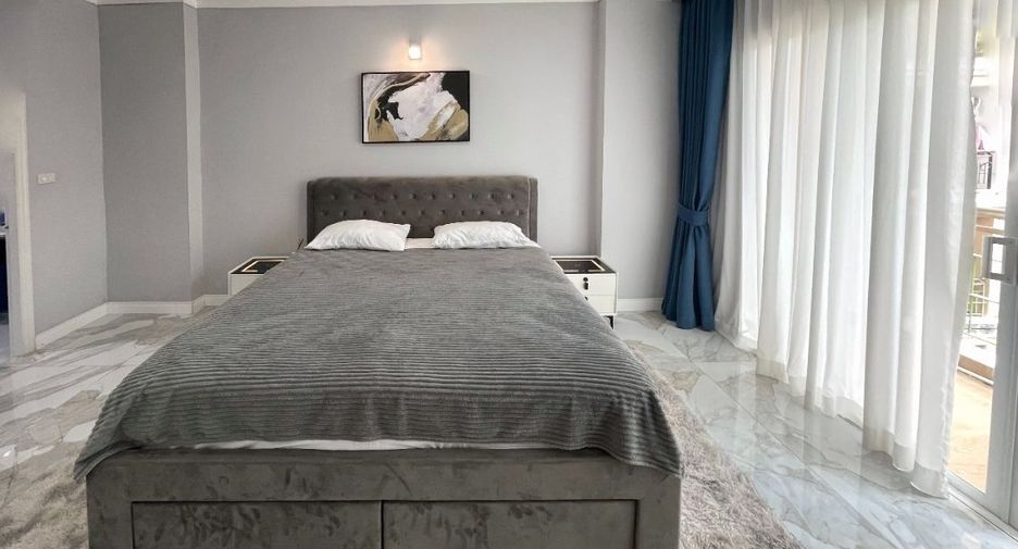 For rent 3 bedrooms apartment in Mueang Phuket, Phuket