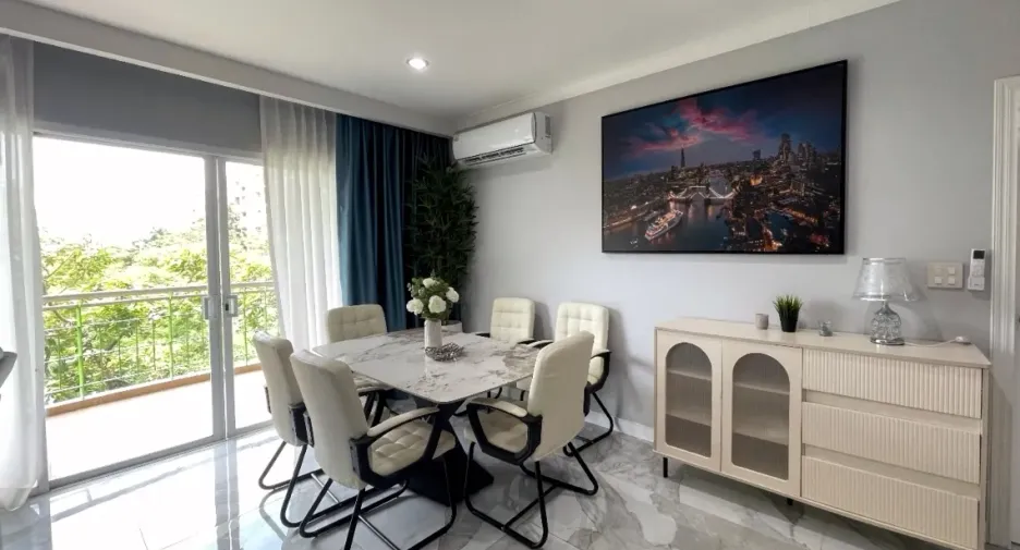 For rent 3 bedrooms apartment in Mueang Phuket, Phuket