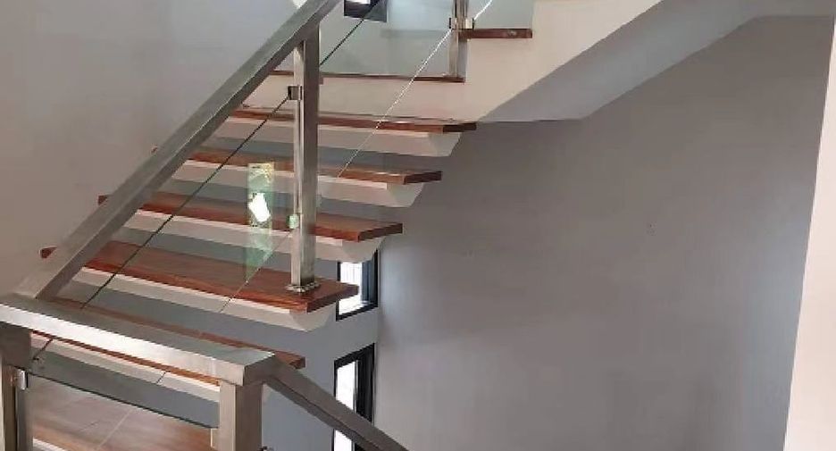 À vendre 4 chambres maison à Lat Phrao, Bangkok