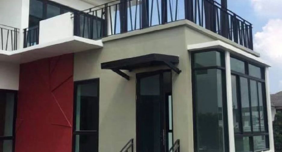 À vendre 4 chambres maison à Lat Phrao, Bangkok