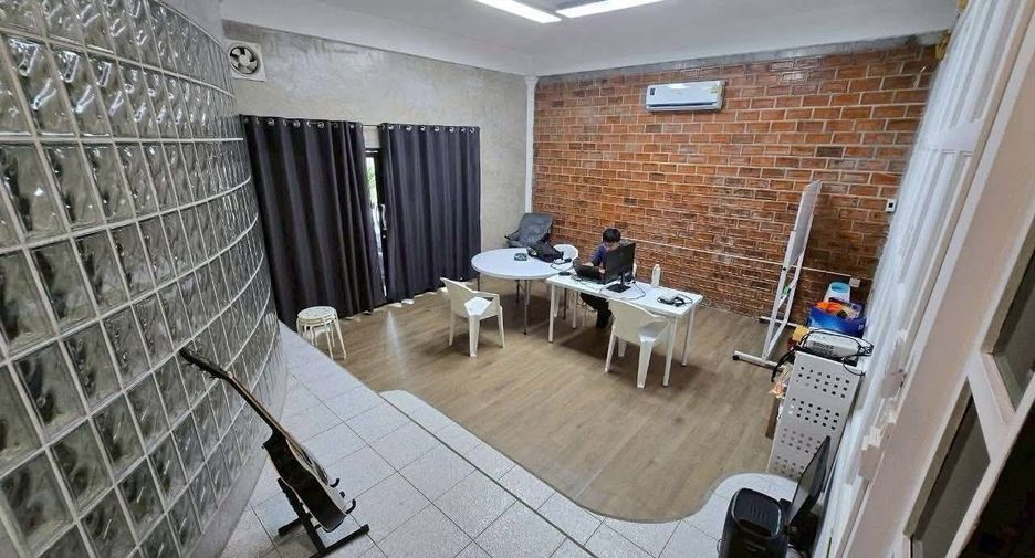 For rent 5 bedrooms house in Chatuchak, Bangkok