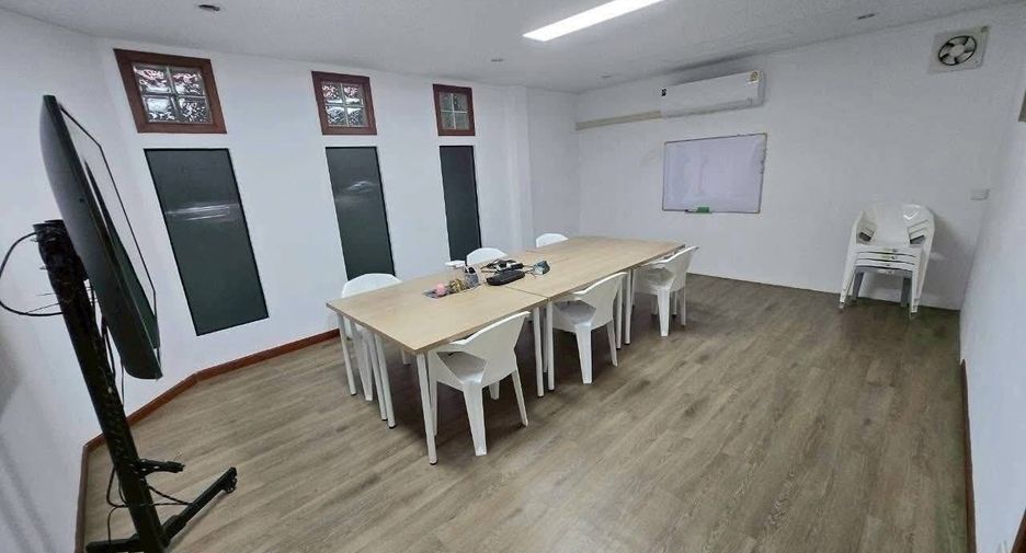 For rent 5 bedrooms house in Chatuchak, Bangkok