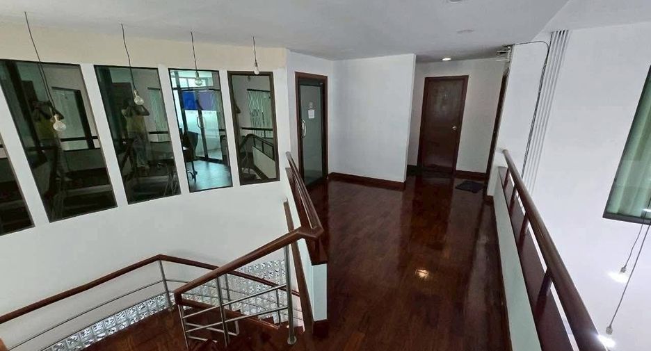 For rent 5 bedrooms house in Chatuchak, Bangkok