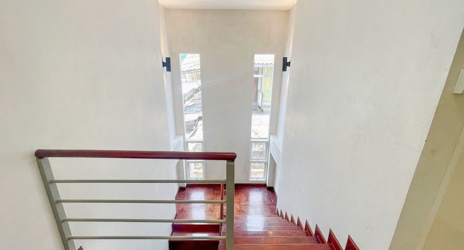For rent 4 bedrooms house in Khan Na Yao, Bangkok