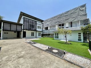For rent 4 bedrooms house in Khan Na Yao, Bangkok