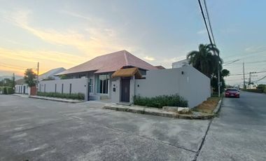 Villa en alquiler de 3 habitaciones en Thalang, Phuket