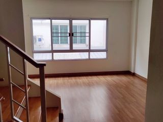 For rent 3 bedrooms townhouse in Khan Na Yao, Bangkok