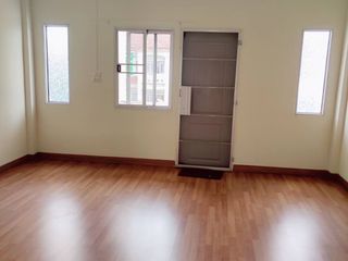 For rent 3 bedrooms townhouse in Khan Na Yao, Bangkok