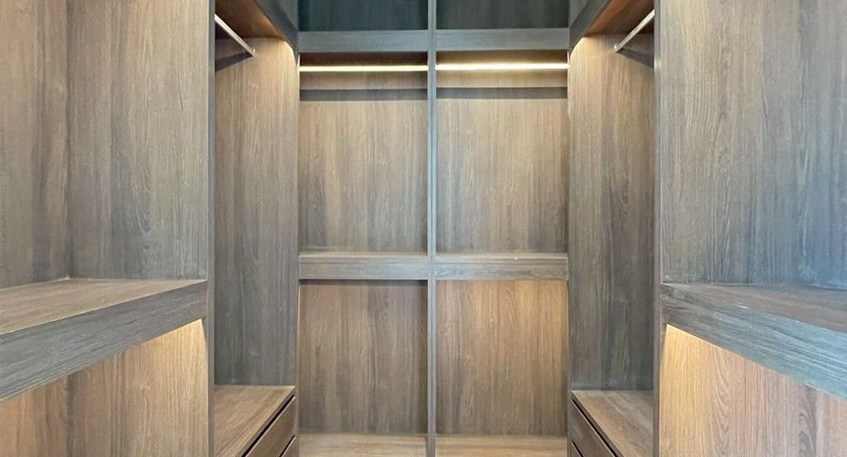Condo en venta de 4 habitaciones en Pathum Wan, Bangkok