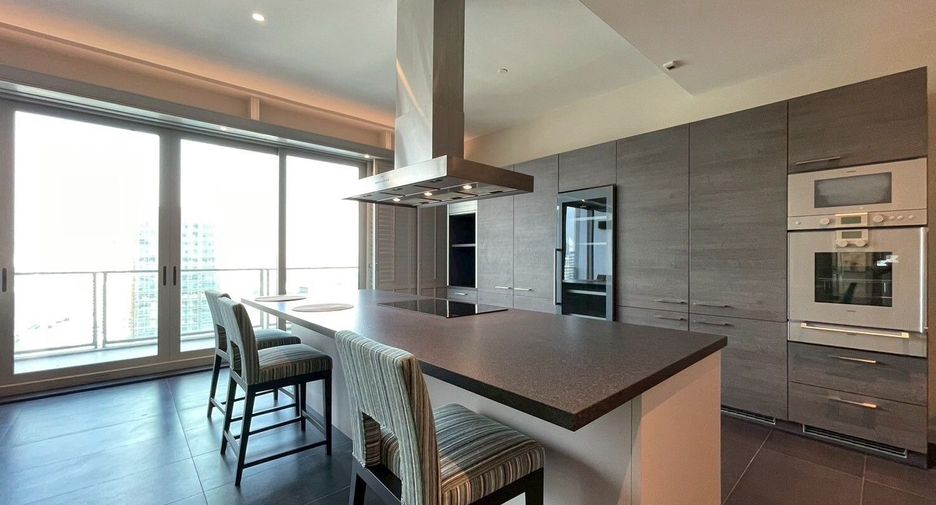 Condo en venta de 4 habitaciones en Pathum Wan, Bangkok