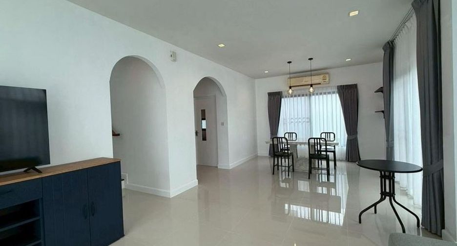 For rent 3 bedrooms house in Bang Kapi, Bangkok