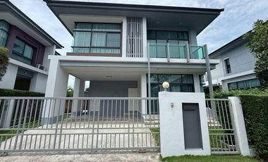 For rent 3 bedrooms house in Bang Kapi, Bangkok