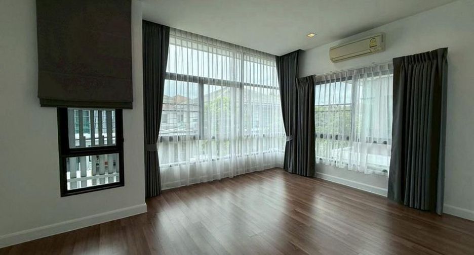 For rent 3 bedrooms house in Bang Kapi, Bangkok