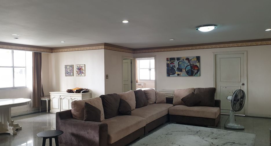For sale 3 bedrooms condo in Watthana, Bangkok