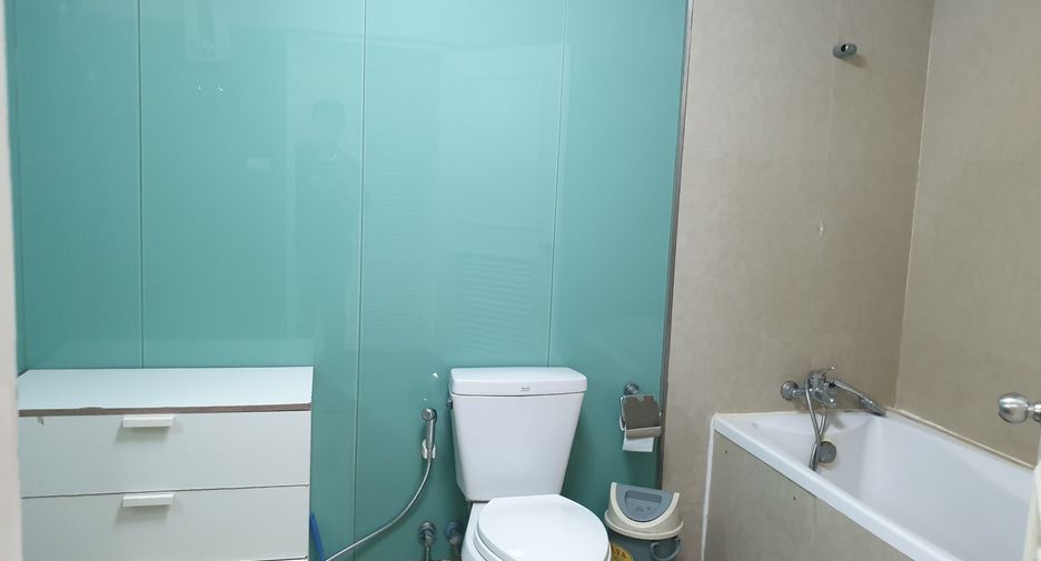 For sale 3 bedrooms condo in Watthana, Bangkok
