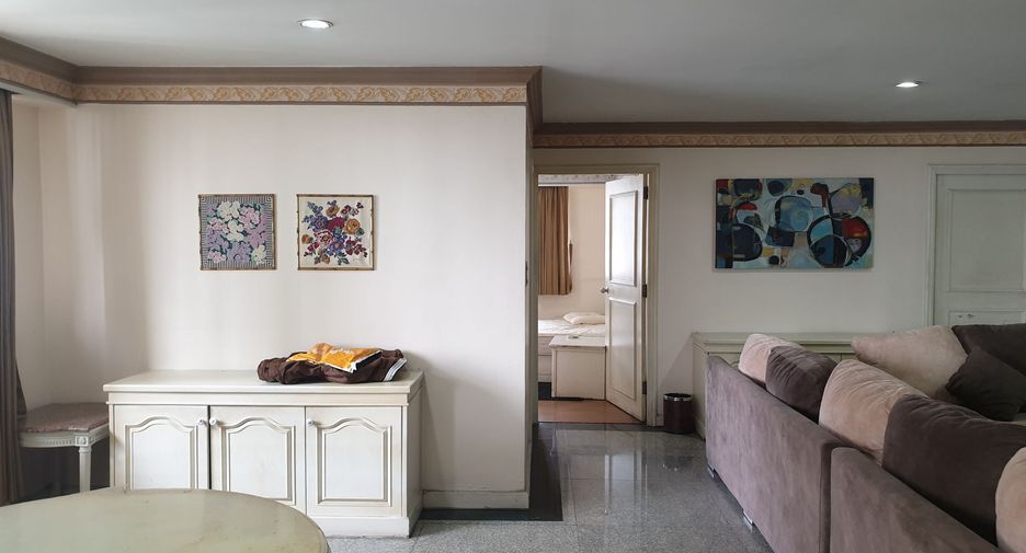 For sale 3 bedrooms condo in Watthana, Bangkok