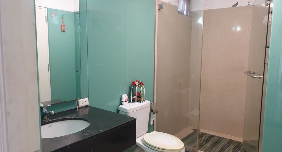 For sale 3 bedrooms condo in Watthana, Bangkok