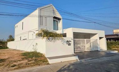 For rent 4 bedrooms house in Lat Krabang, Bangkok