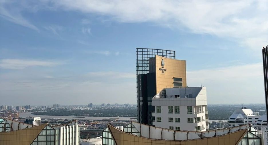 For rent 2 bedrooms condo in Khlong Toei, Bangkok
