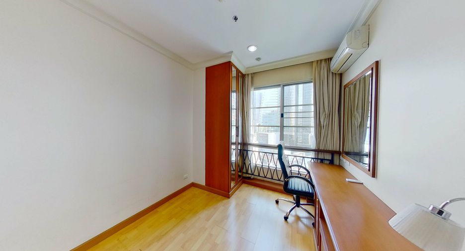 À louer 3 chambres condo à Khlong Toei, Bangkok