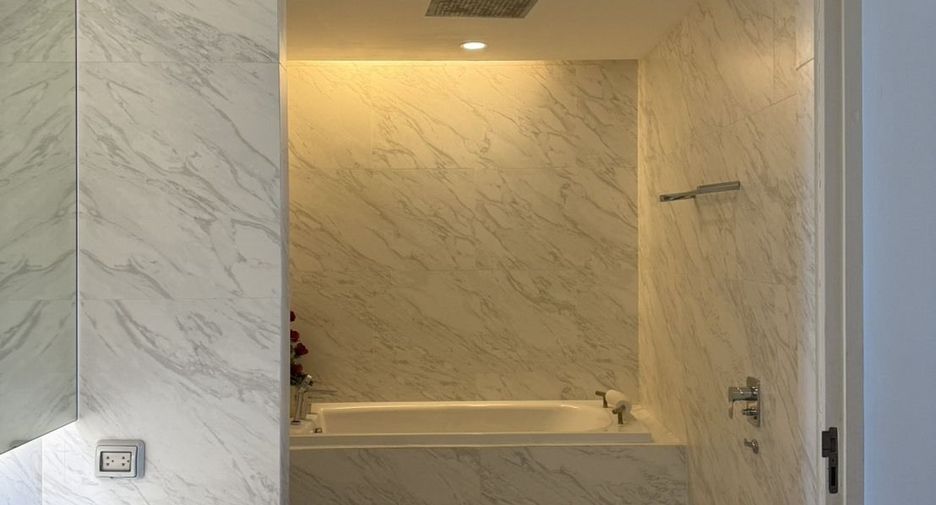 For sale 2 bedrooms condo in Watthana, Bangkok