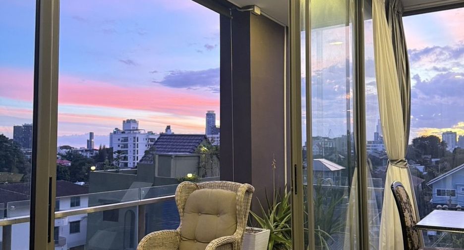 For sale 2 bedrooms condo in Watthana, Bangkok