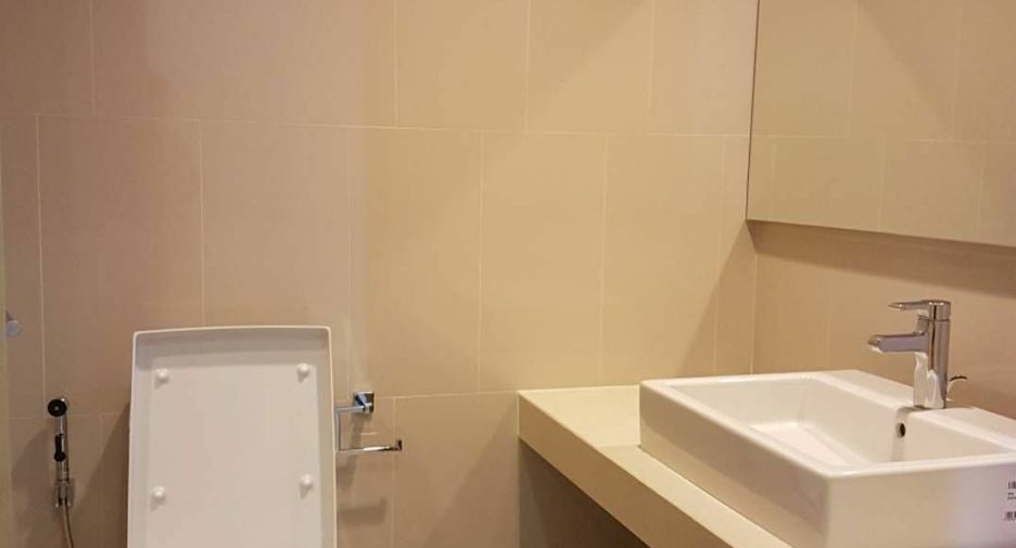 Condo en venta de 3 habitaciones en Khlong Toei, Bangkok