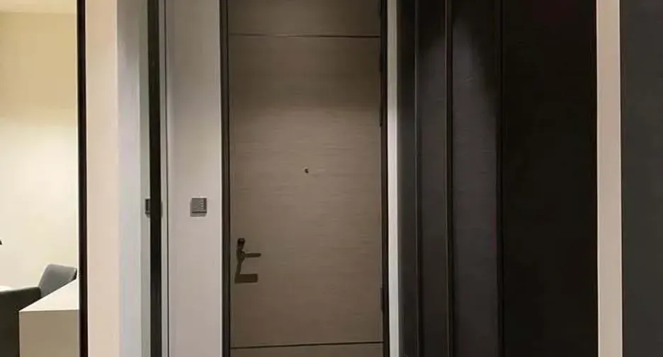 For rent 2 bedrooms condo in Pathum Wan, Bangkok