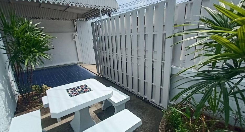 Reihenhaus zur Miete mit 2 Zimmer in Mueang Phuket, Phuket