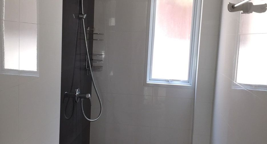 Haus zur Miete mit 3 Zimmer in Phra Pradaeng, Samut Prakan