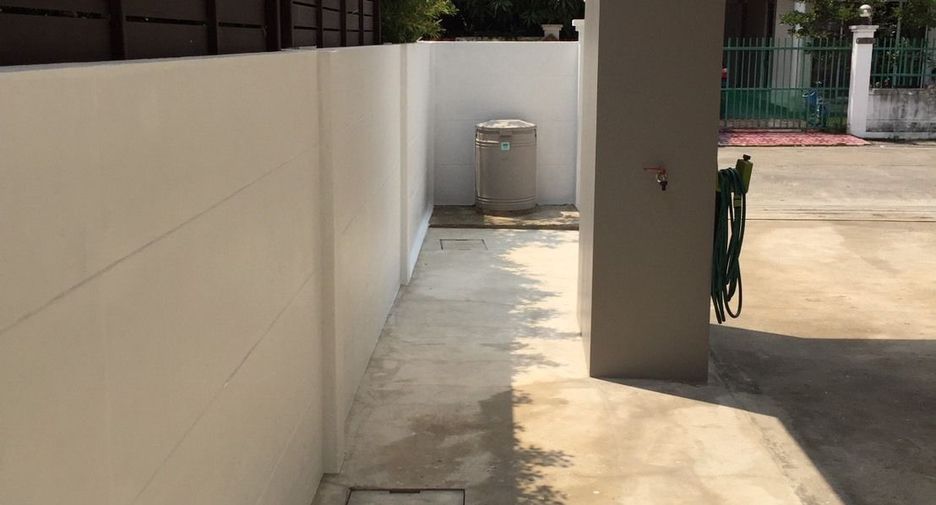 Haus zur Miete mit 3 Zimmer in Phra Pradaeng, Samut Prakan