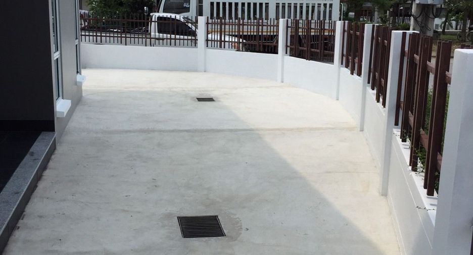 Haus zur Miete mit 3 Zimmer in Phra Pradaeng, Samut Prakan