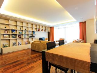 For rent 2 bedrooms condo in Phaya Thai, Bangkok