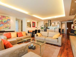 For rent 2 bedrooms condo in Phaya Thai, Bangkok
