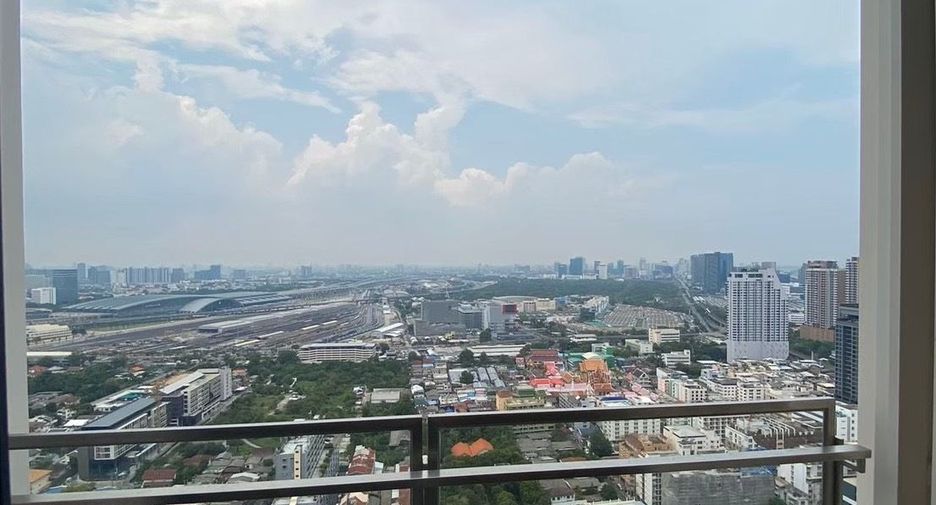 For sale 2 bedrooms condo in Phaya Thai, Bangkok