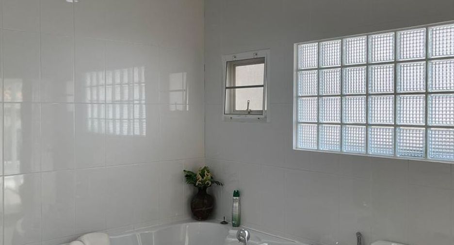 For rent 2 bedrooms villa in Mueang Phuket, Phuket