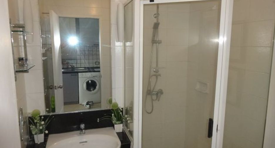 For sale 1 bed condo in Khlong Toei, Bangkok