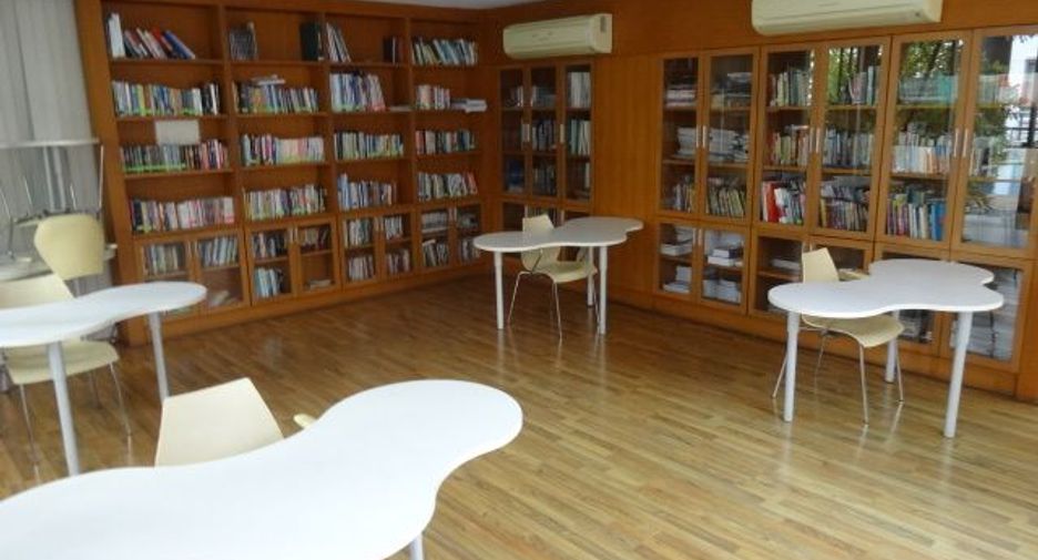 For sale 1 bed condo in Khlong Toei, Bangkok