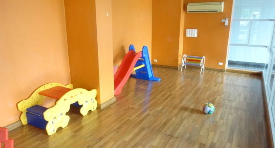 For sale 1 bed condo in Khlong Toei, Bangkok