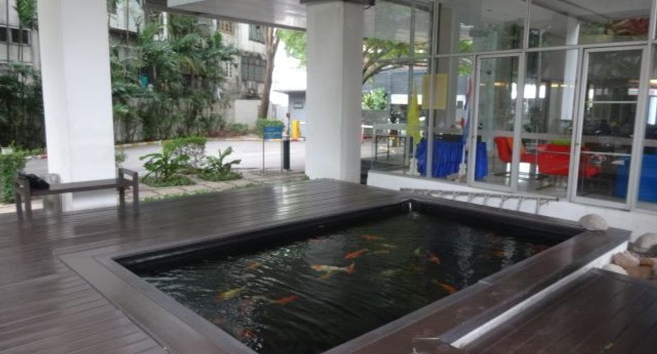 For sale 1 bed condo in Khlong Toei, Bangkok