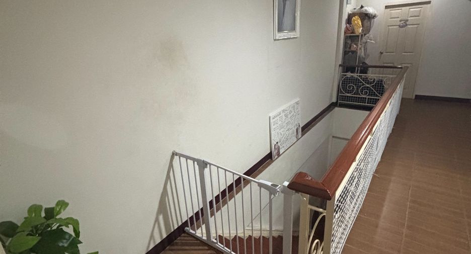 For sale 3 bedrooms townhouse in Min Buri, Bangkok
