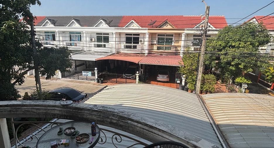 For sale 3 bedrooms townhouse in Min Buri, Bangkok