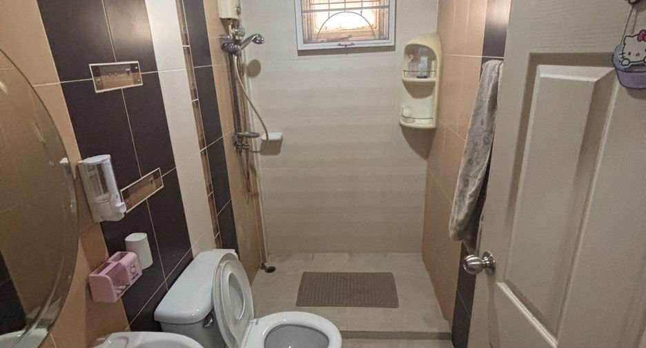 For sale 3 bedrooms townhouse in Min Buri, Bangkok