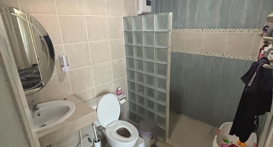 For sale 3 bedrooms townhouse in Min Buri, Bangkok