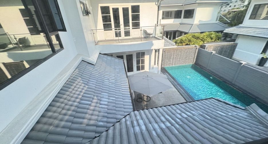 Villa en alquiler de 4 habitaciones en Watthana, Bangkok