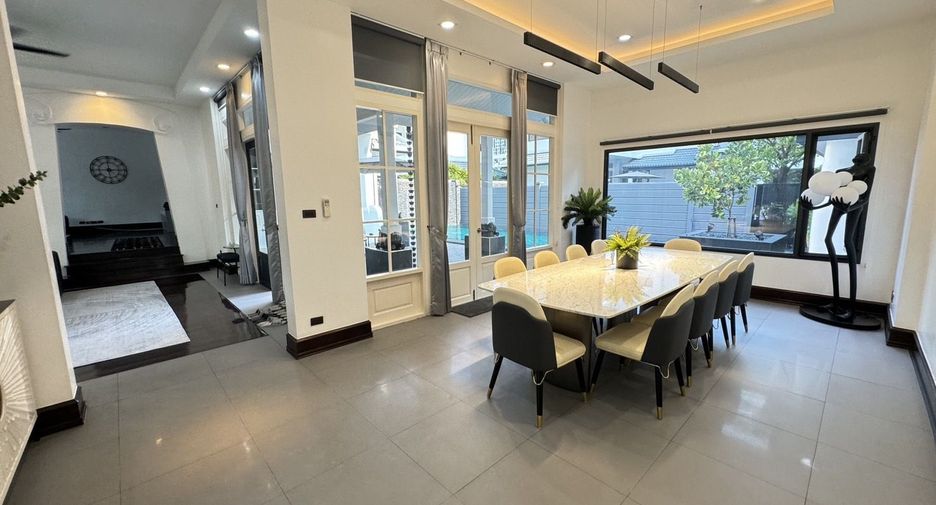 Villa en alquiler de 4 habitaciones en Watthana, Bangkok